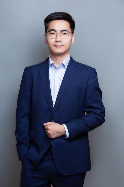 周佳诱 项目运营总监